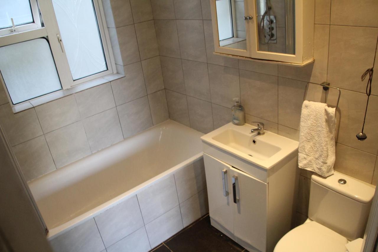 Beautiful Double Bedroom Edgware Dış mekan fotoğraf