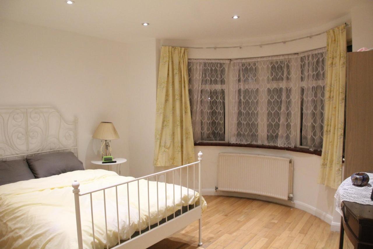 Beautiful Double Bedroom Edgware Dış mekan fotoğraf