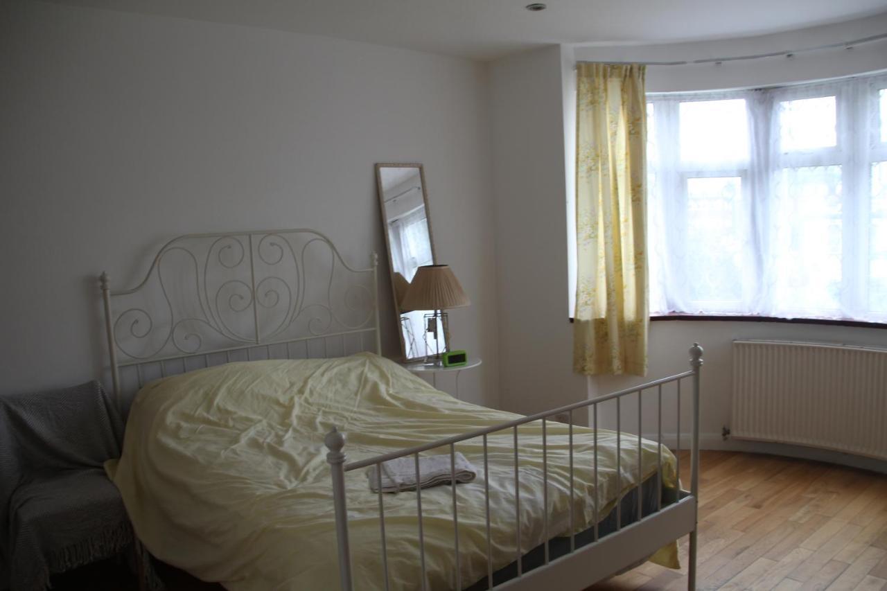 Beautiful Double Bedroom Edgware Dış mekan fotoğraf