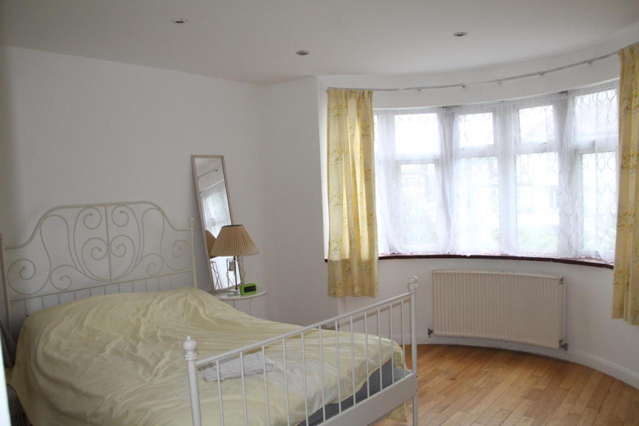 Beautiful Double Bedroom Edgware Dış mekan fotoğraf